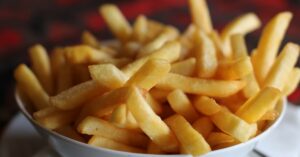 Le patatine a casa non sono come quelle del fast food? L’ingrediente “segreto”