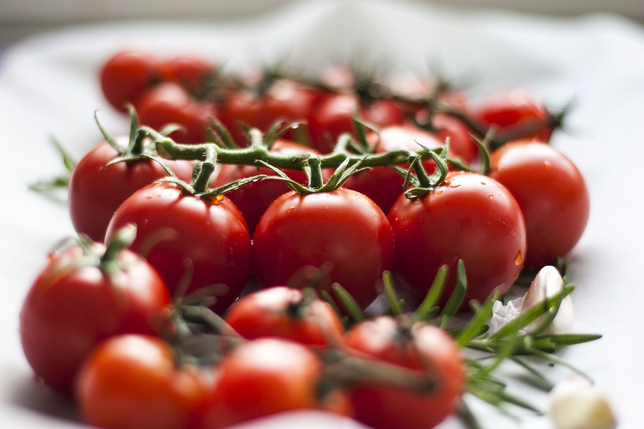 Pomodori sul tavolo