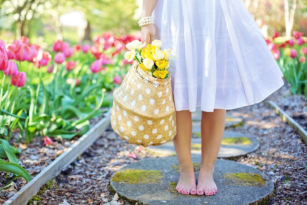 Ragazza in giardino