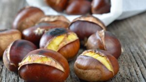 Bucce di castagne: come usarle per le tue piante