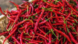 Peperoncino: benefici e cosa succede se ne mangi troppo