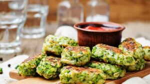 Non vorrai più fare a meno di questa ricetta: bastoncini di broccoli al forno