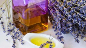 Un metodo facile ed efficace per fare l’olio essenziale di lavanda a casa