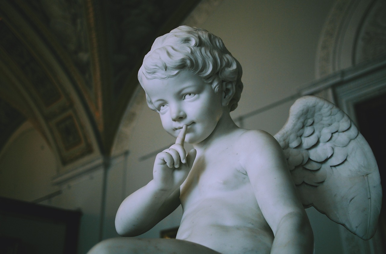 Statua a forma d'angelo