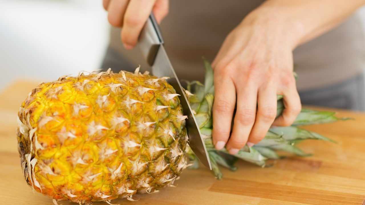 Tagliare ananas