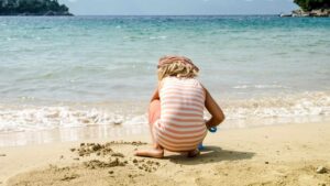 5 cose che i pediatri non lasciano fare ai figli durante l’estate