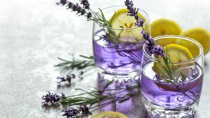 Questa è la bevanda perfetta per l’estate: devi usare così la lavanda