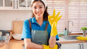 Come organizzare le pulizie della tua casa con trucchi quotidiani e compiti stagione per stagione