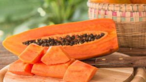 4 grandi benefici del consumo di semi di papaya