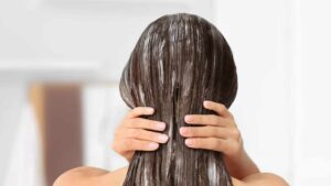 Scopri quali sono i trattamenti da fare a casa per avere dei capelli sani