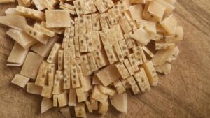 Si può mangiare la crosta del parmigiano? Tu cosa ne pensi?