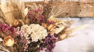 Fiori secchi pieni di polvere: come pulirli senza rovinarli