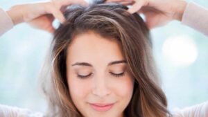 Hai mai sentito parlare dello scalp massage? Di cosa si tratta e a cosa serve