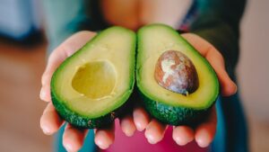 L’avocado è un alleato per il cuore? Cosa devi sapere e come consumarlo senza problemi