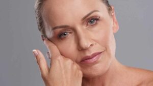 Cosa non deve mancare nella Skincare in menopausa