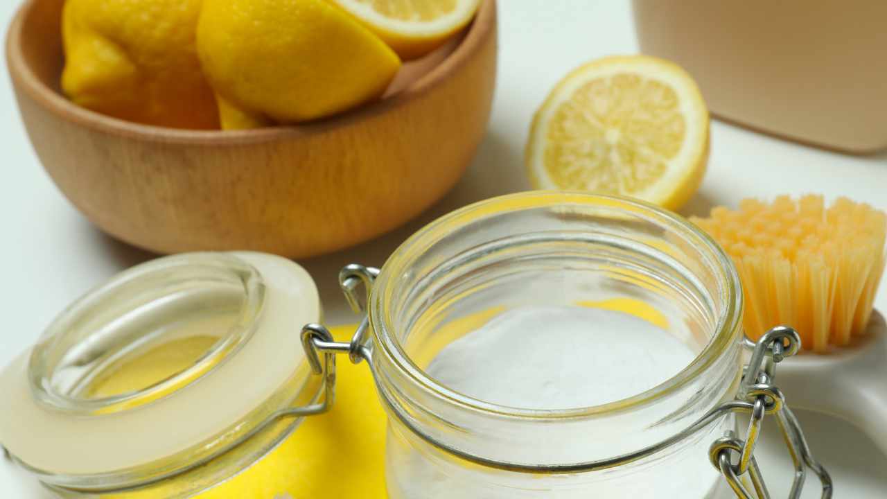 Rimedio con sale e limone