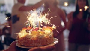 Non ami festeggiare il tuo compleanno? Secondo la psicologia c’è un motivo preciso