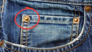 Sai a cosa servono davvero quei bottoni dei tuoi jeans? Solo in pochi conoscono la risposta giusta…